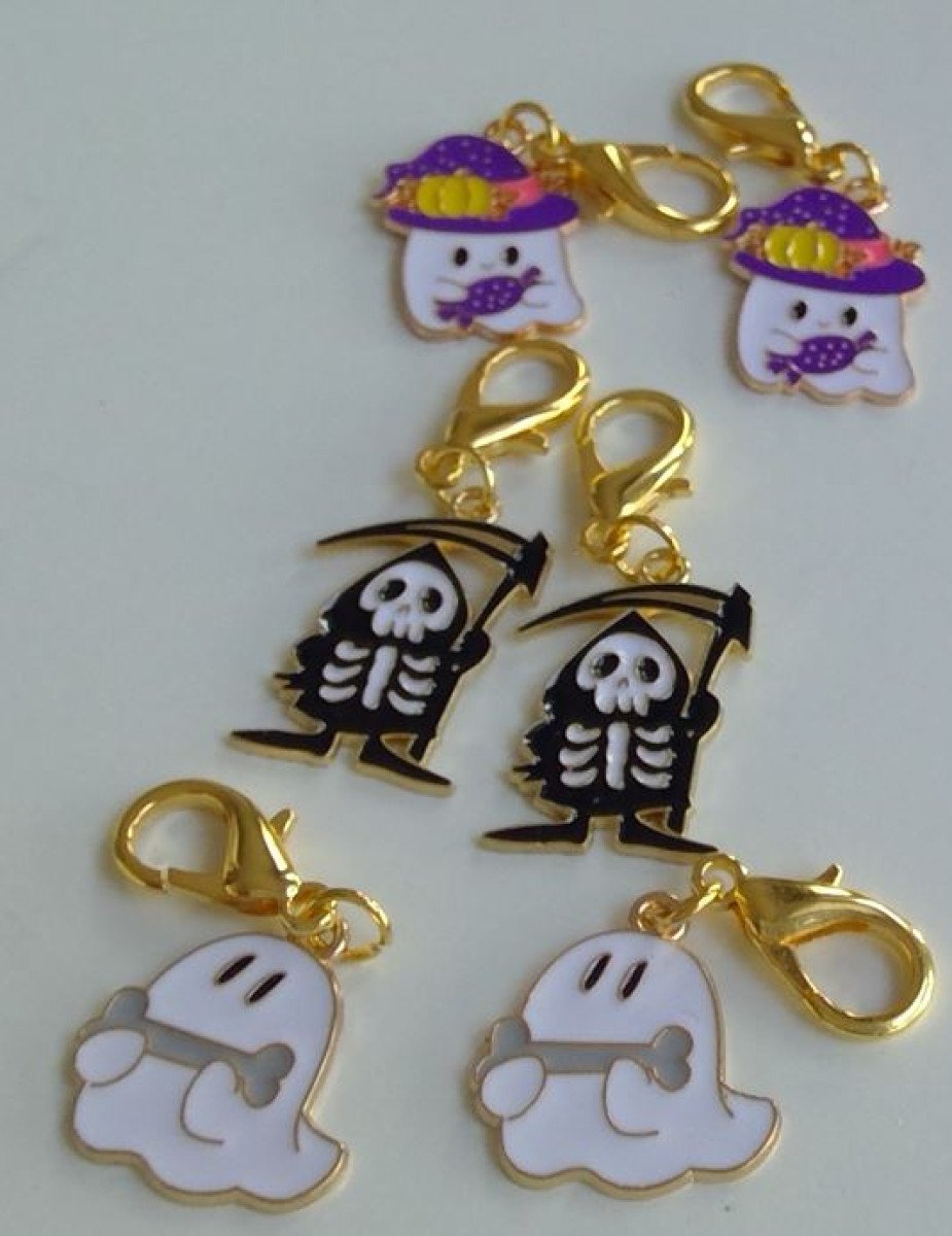 Ghost hug keyring