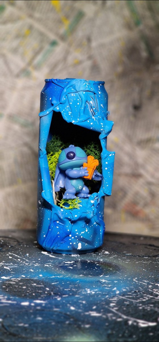 Canette recyclée en version figurine Stitch