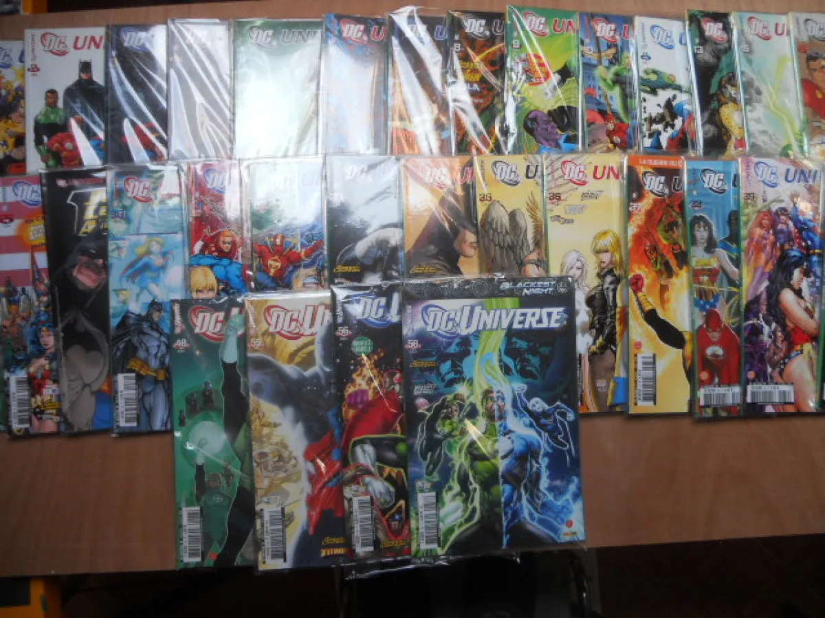 Dc Universe Lot De 32 Comics + Supplément Du 27 DU N° 1 AU N° 58 TBE