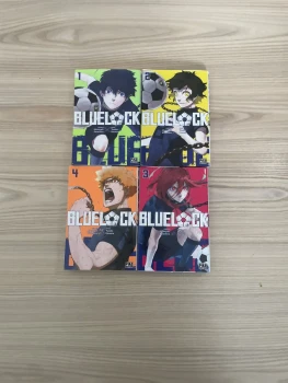 Lot de quatre Blue, lock manga