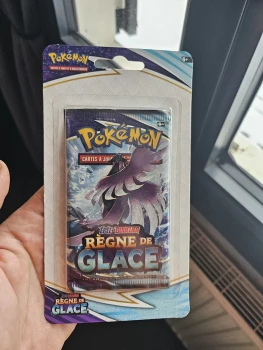 Booster pokémon Épée et Bouclier règnes de glace