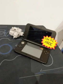 Nintendo 3ds XL grise et noir