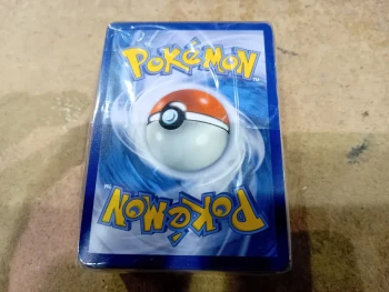 Pokemon 100 cartes + 1 ultra rare neuves sous blister
