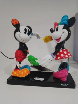 figurine Enesco - Disney Britto - Mickey Et Minnie Forment Un Cœur