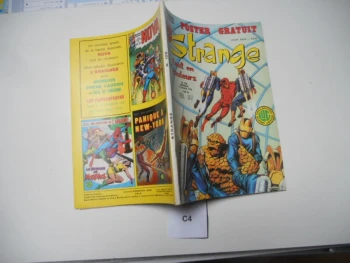 strange N° 106 avec poster attaché lug TBE   C4