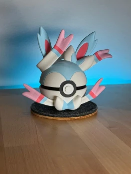 Pokeball Pokemon - Nymphali / Sylveon Shiny