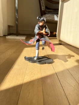 Figurine de itachi dans naruto