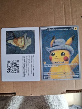 Pokémon × Van Gogh Museum – Pikachu with Grey Felt Hat – État Collection / Mint Absolu – Cadrage Parfait