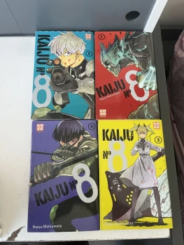 Les 4 tomes du manga « Kaiju N.8 »