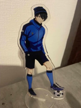 Blue Lock stand en acrylique Rin Itoshi tenue hiver football