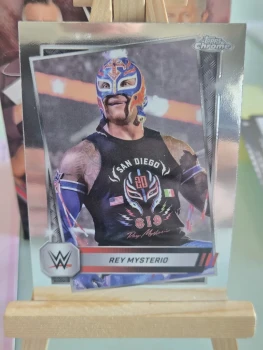 Topps Chrome WWE 2025 Rey Mysterio #62