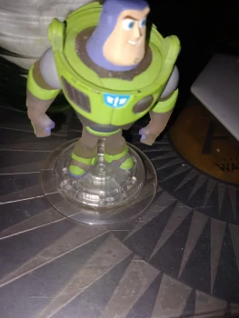 FIGURINE DISNEY BUZZ L'ÉCLAIR