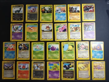 Lot 26 cartes Pokémon Skyridge sans doubles