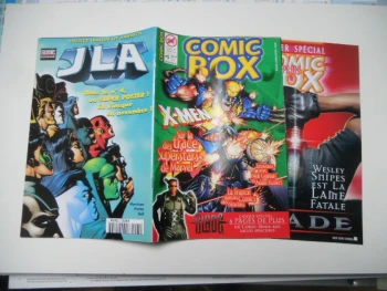 comic box N° 5 novembre  1998 + poster + cahier blade TBE