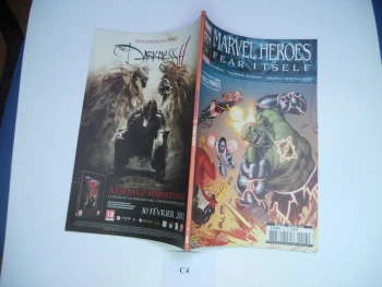 Marvel Heroes N° 13 ( Fear Itself ) : La Fin De L'innocence ( Avengers / Avengers Academy / ... ) Marvel Panini TBE C4