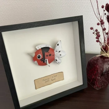 POISSOROY #119 - POKEMON miniature de collection style entomologie et taxidermie sous cadre