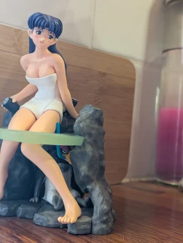 Misato et son pingoin penpen