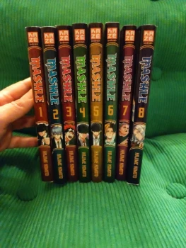 Lot de 8 mangas Mashle
