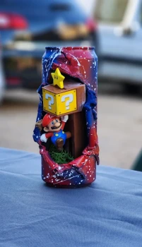 Diorama Canette recyclée en version figurine Mario