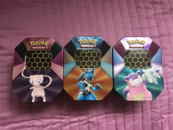 3 Pokébox vides de Février 2021 : Mew V + Lucario V + Flagadoss V
