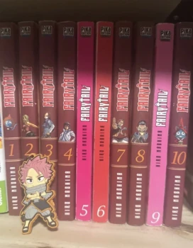 Lot fairy tail - Tomes 1 à 10 + petit porte clef natsu