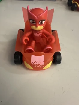 Voiture pyjamasque rose hasbro