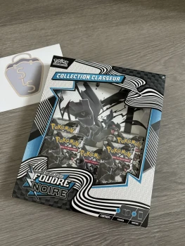 Coffret Classeur Pokémon, Foudre Noire en français