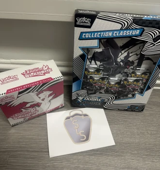 Lot ETB Flamme blanche et coffret classeur foudre noire neuf