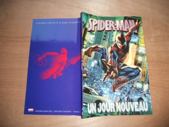 SPIDERMAN Spider-Man N° 102 : ( Édition Variant : Tirage Limité À 2500 Exemplaires )  " Un Jour Nouveau "TBE