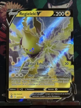 Carte Pokémon : Regieliki V Ultra Rare Tempête Argentée Near Mint 057/195