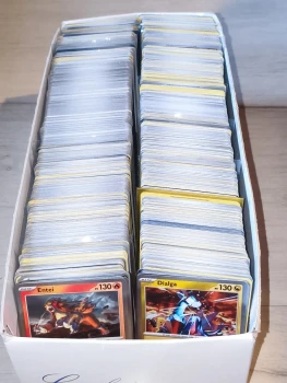 100 cartes Pokémon FR