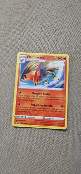 Carte Pokémon Flambusard Épée et Bouclier