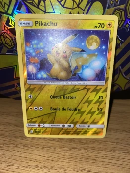 Carte Pikachu reverse rare