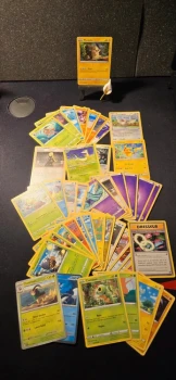 Lot de cartes Pokemon de différentes séries