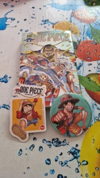 One piece tome 108 jaquette brillante + pin's et magnét