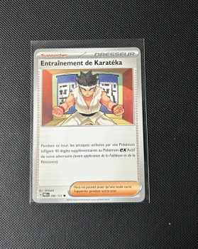 Carte Pokémon - Entraînement de Karatéka 96/131 - Évolution Prismatique