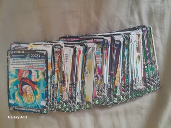 Lot de 77 cartes dragons ball à prix cassé