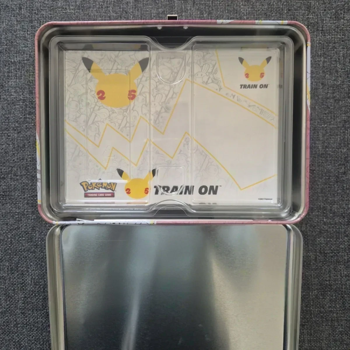 Valisette Pokemon : Pikachu 25 ans - Célébrations