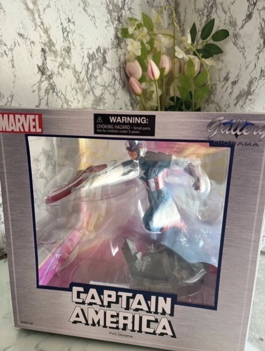 Figurine captain america Steve Rogers Marvel gallery diorama