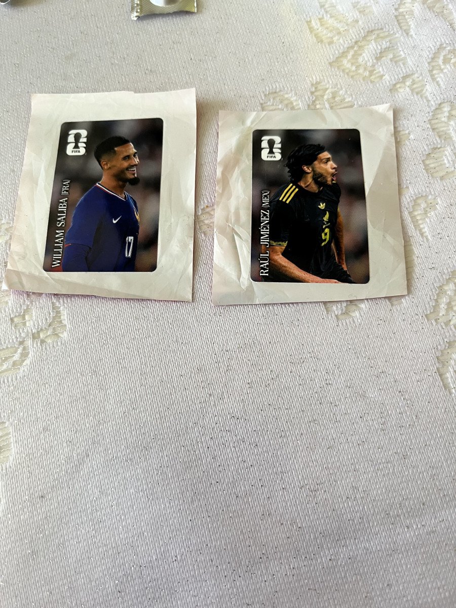 Lot de 2 Stickers coupe du monde 2026 Coca-Cola Saliba et Jimenez