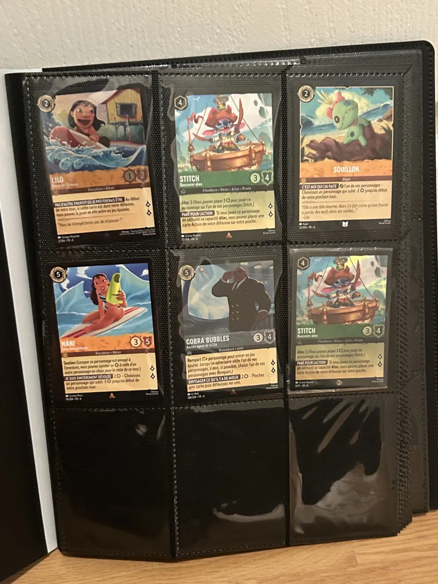 Coffret collector Stitch Lorcana + 1 coffret cadeau + Booster de 12 cartes