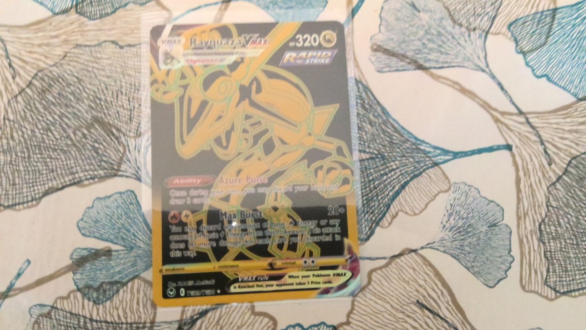 Je vends un Rayquaza Vmax TG29/TG30