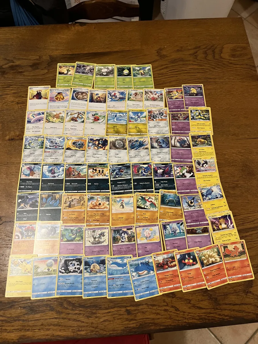 Lot de 69 cartes Pokémon