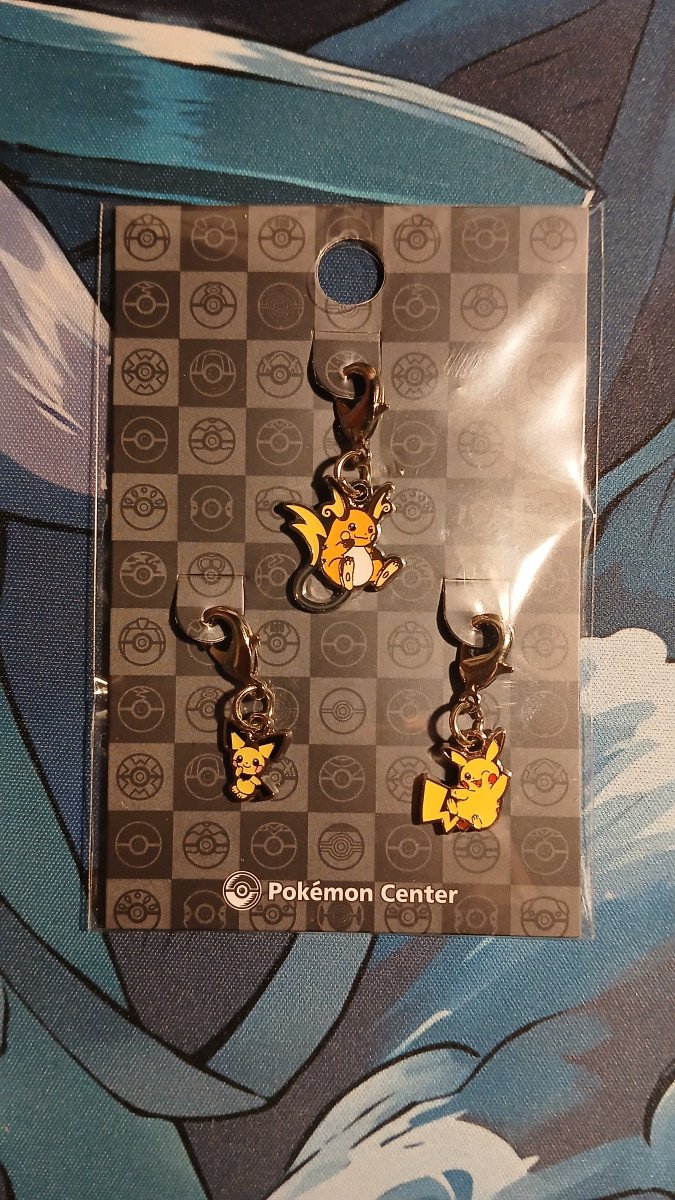 Porte-clés Pikachu et évolutions - Pokémon Center
