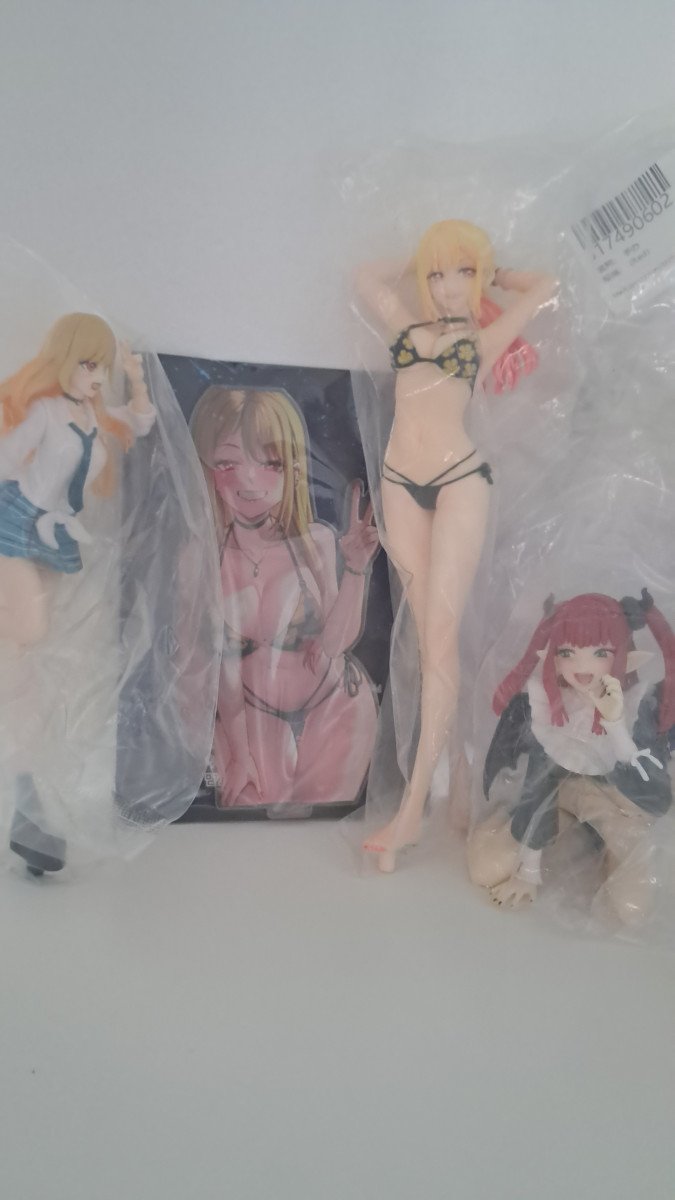 Lot 4 figurines Marin Kitagawa ( My Dress-Up Darling )