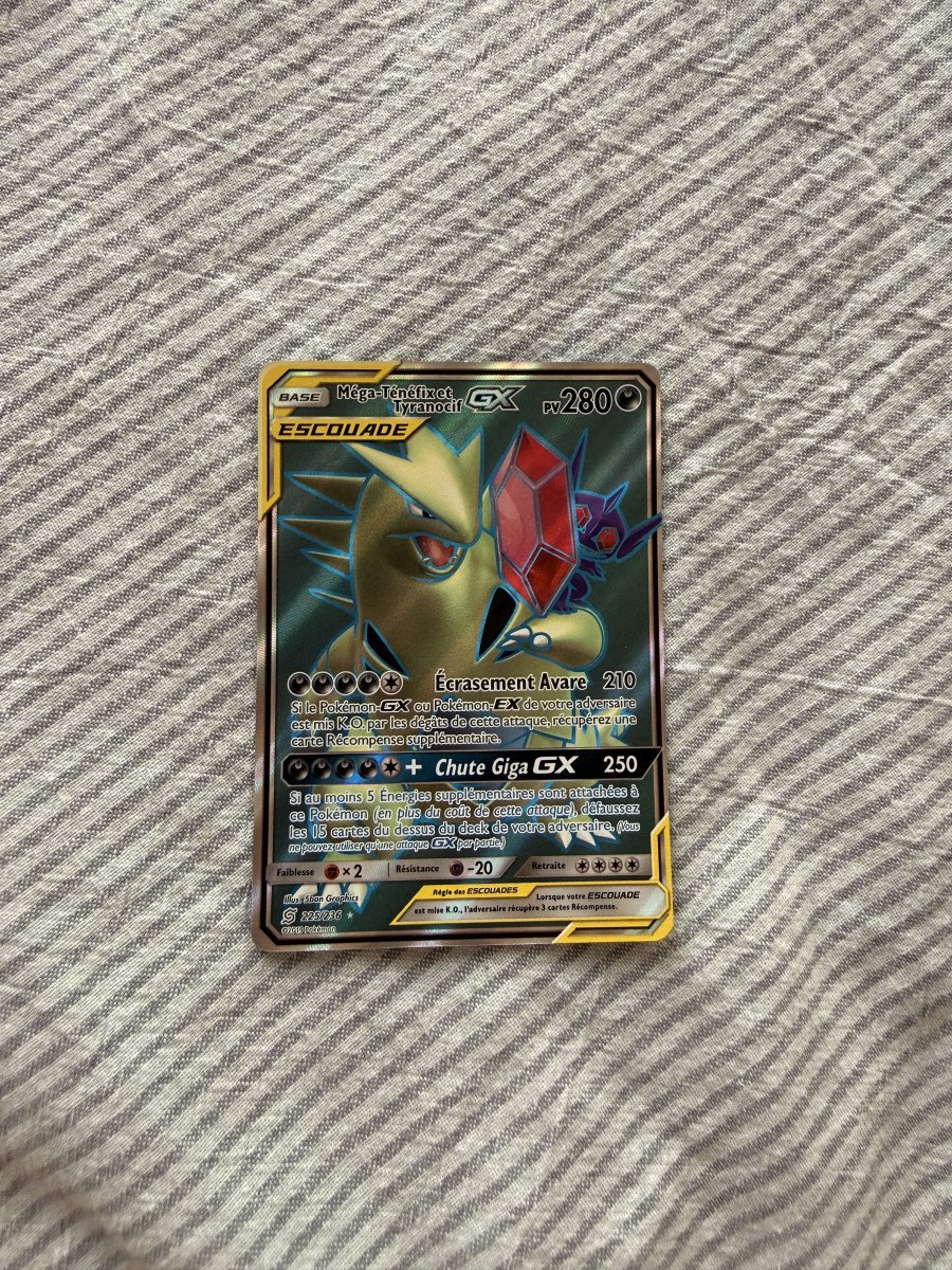 Carte Pokémon Méga-Ténéfix et Tyranocif GX Alternative 225/236 VF