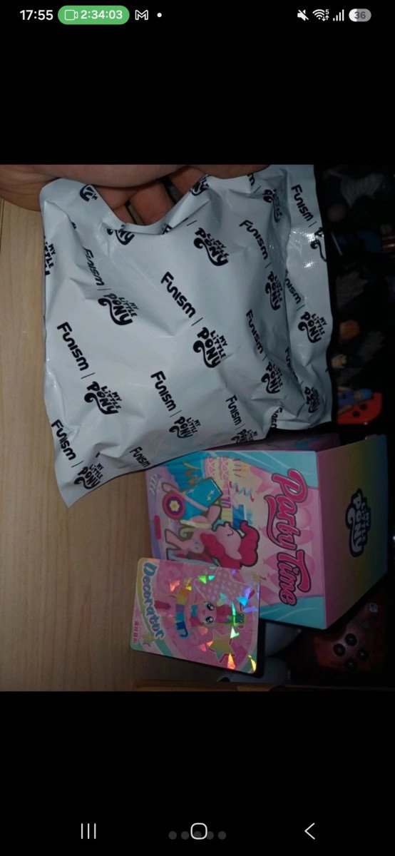 Figurine pinkie pie
