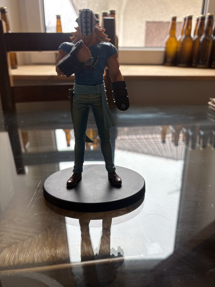 Figurine one piece killer