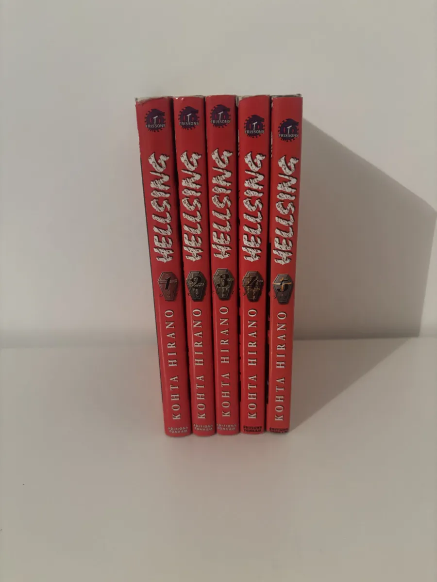 Lot Hellsing tomes 1 à 5 – Édition Delcourt/Tonkam – Bon état