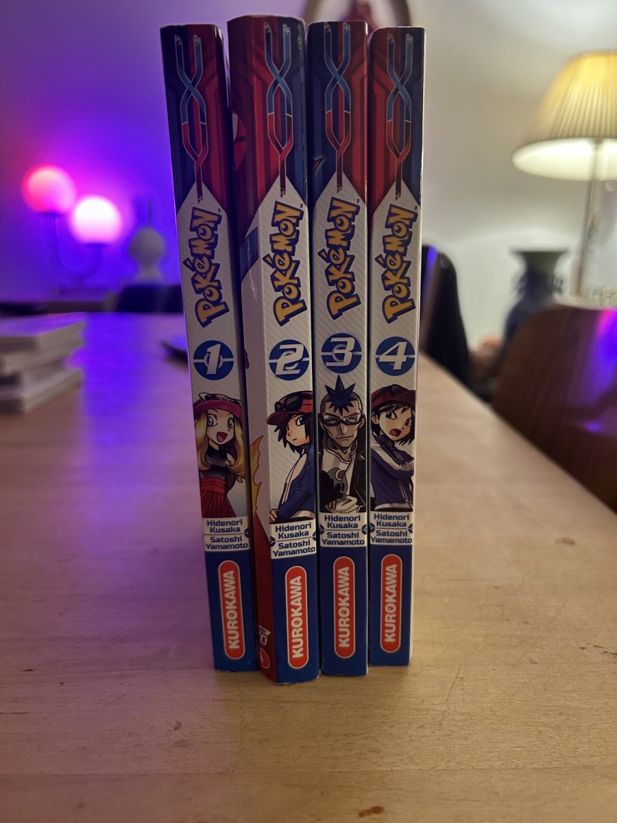 Lot 4 tomes Pokémon XY